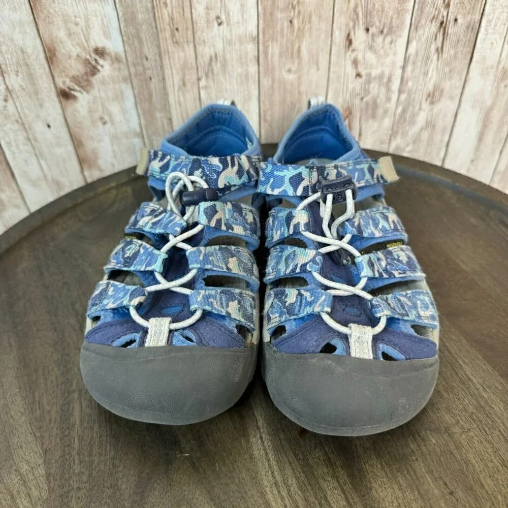 Keen Big Kids Closed Toe Water Sandals Washable Footwear Camo/Bright Cobalt 3